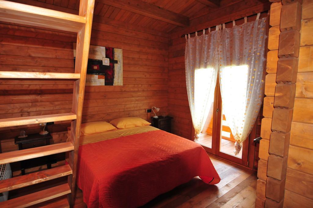 Chalet Dei Parchi Bed and Breakfast Saracinesco Δωμάτιο φωτογραφία